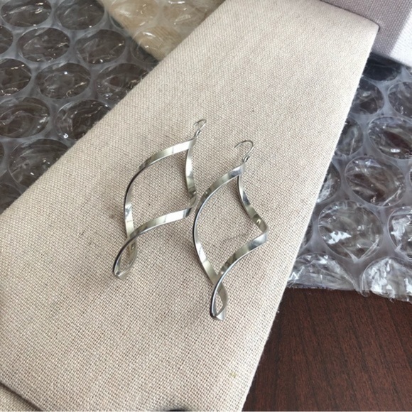 Vintage Silver Tone Hook Earrings - Picture 1 of 2